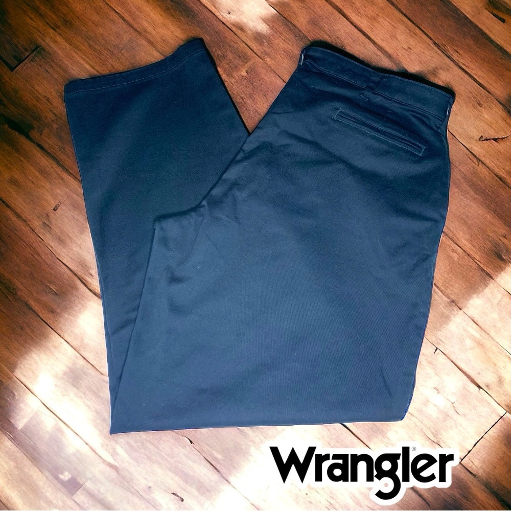 WRANGLER Comfort Solutions Series Black Chino- W38 L30